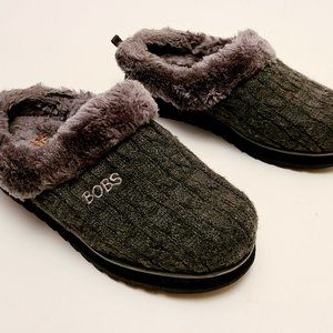 BOBS from Sketchers Memory Foam Slip-On Comfort Clogs Size 6 in Charcoal Grey